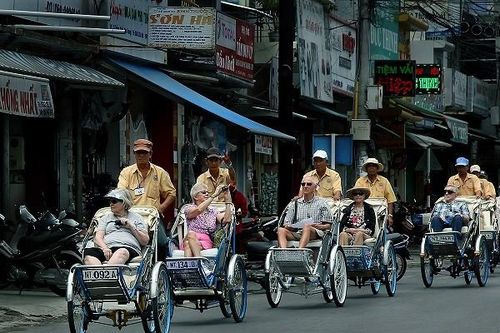 Việt Nam - điểm đến lý tưởng của du khách cao tuổi