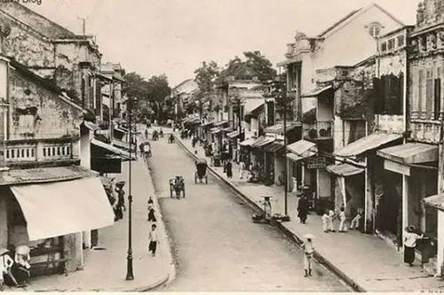 Về lại phố Hàng...
