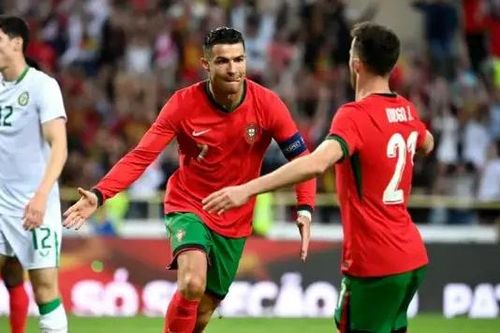 Ronaldo tỏa sáng, Bồ Đào Nha thắng thuyết phục CH Ireland