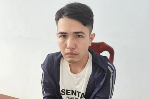 Bắt đối tượng tàng trữ ma túy, lòi ra việc bị truy nã tội giết người