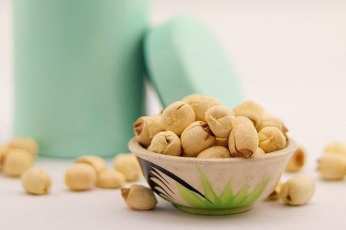 Hạt sen bổ dưỡng, trị nhiều bệnh nhưng những người này không nên ăn
