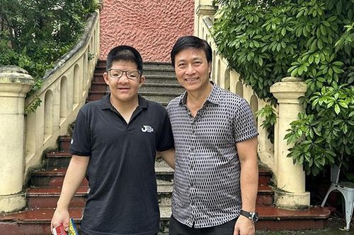 MC Diệp Chi nhớ khoảnh khắc con trai diễn viên Quốc Tuấn chơi đàn các đây 7 năm