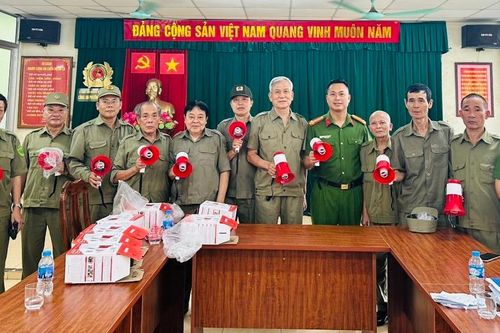 'Sắc cỏ úa' chung sức giữ nhịp bình yên