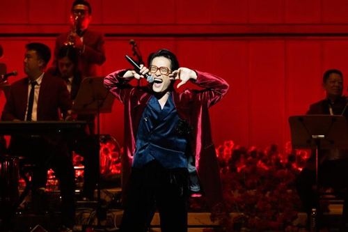Hà Anh Tuấn ra mắt 8 ca khúc mới tại live concert 'Sketch A Rose'