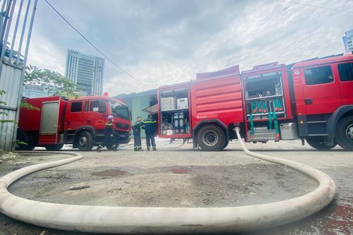 Xem Cảnh sát PCCC&CNCH Cầu Giấy 'thần tốc' dập tắt đám cháy