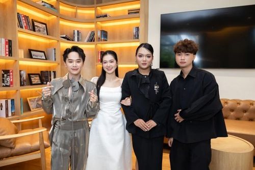 Phạm Thoại xuất hiện cùng 3 học trò sau khi đại thắng ở 'Ngôi sao chốt đơn'