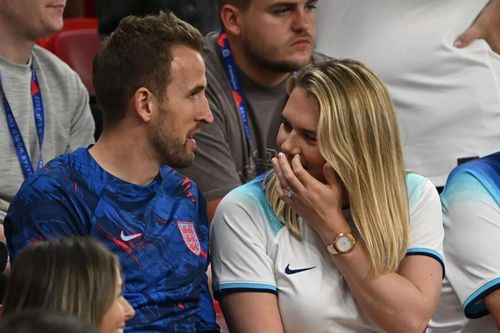 Món quà bí mật của dàn WAGs tuyển Anh