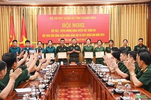 Gặp mặt, tuyên dương tuyển thủ tham gia Hội thao bắn súng quân dụng