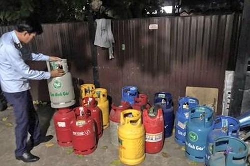 TP Hồ Chí Minh: Tạm giữ gần 100 bình LPG không rõ nguồn gốc