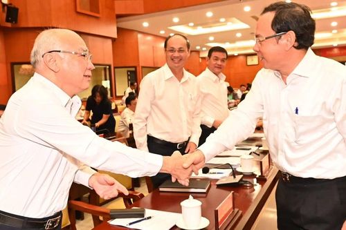 TPHCM thảo luận về thẩm quyền người đứng đầu trong tạm đình chỉ công tác đối với cấp dưới