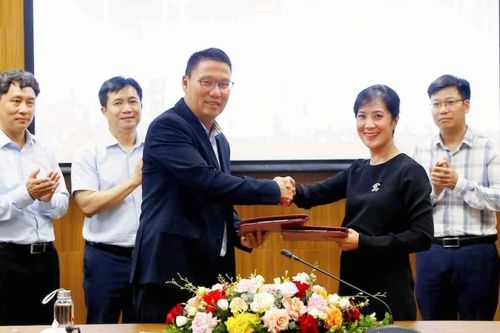 Samsung đưa ứng dụng VTVGo lên tivi và tích hợp nút VTVGo vào điều khiển tivi