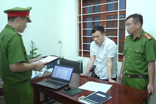 Bắt Phó Chủ tịch huyện 'thủ phủ khoáng sản' ở Nghệ An
