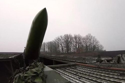 Cách Iskander-M biến Su-27, S-300 thành con mồi
