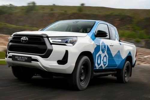 Toyota Hilux dùng pin nhiên liệu hydro đi được 600 km mỗi lần nạp
