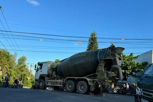 Va chạm xe bồn, mẹ và chị gái tử vong, bé trai may mắn sống sót