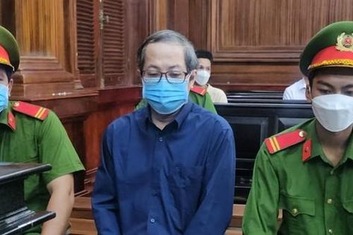 Cựu giám đốc bệnh viện TP Thủ Đức bị đề nghị mức án 12-13 năm tù