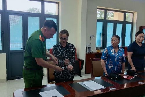 Bắt tạm giam nữ đối tượng lừa đảo chiếm đoạt tài sản