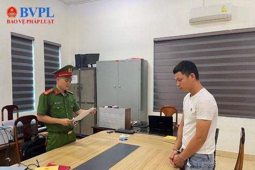 Tát vào mặt của bạn cùng phòng gây thương tích 60%