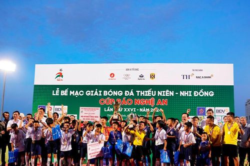 Bế mạc Giải Bóng đá Thiếu niên - Nhi đồng Cúp Báo Nghệ An lần thứ 26