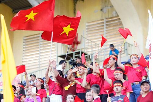Bên lề sân cỏ Cúp Báo Nghệ An: Cơ hội phía sau cơ hội
