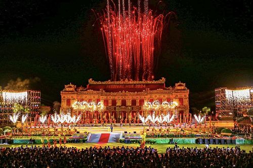Ấn tượng đêm bế mạc Festival nghệ thuật quốc tế Huế 2024