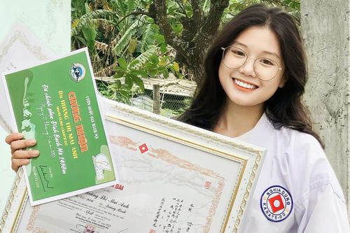 Loạt nữ sinh visual và tài năng đều 'đỉnh' nhận học bổng Trường ĐH FPT