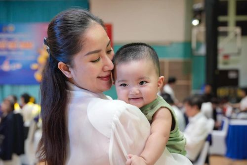Phan Hiển nói một câu cho thấy cưng Khánh Thi và con gái út hết mực