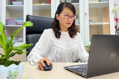 Nữ giáo sư đoạt Giải thưởng Kovalevskaia được bổ nhiệm Phó Giám đốc ĐH Quốc gia TPHCM