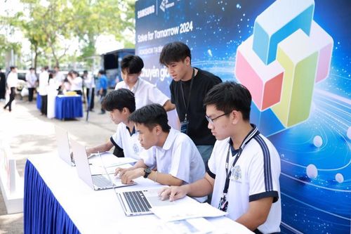 Chuyến xe Solve for Tomorrow chở đam mê khoa học công nghệ