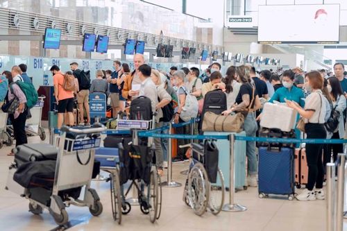 Ông lớn cảng hàng không gánh lỗ 11 sân bay, nhiều nhà đầu tư 'bỏ của chạy lấy người'