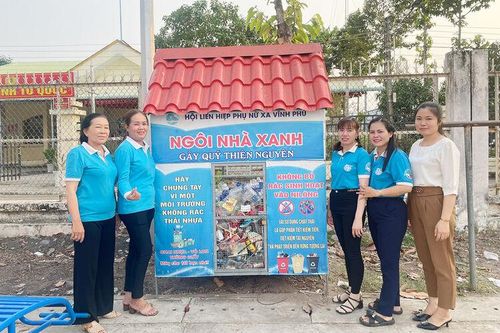 Những 'ngôi nhà' bảo vệ môi trường của phụ nữ vùng quê
