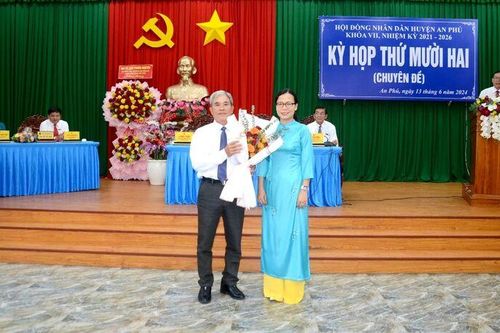 Ông Phùng Minh Tân được bầu giữ chức Chủ tịch HĐND huyện An Phú