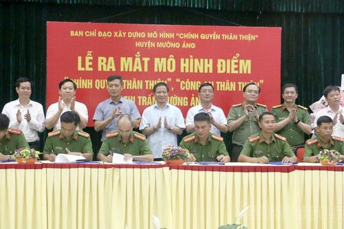 Ra mắt mô hình điểm 'Chính quyền thân thiện', 'Công an thân thiện' tại thị trấn Mường Ảng