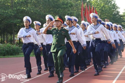 Hơn 700 học viên tham gia khóa đào tạo thành viên kíp xe tăng thiết giáp toàn quân phía Nam