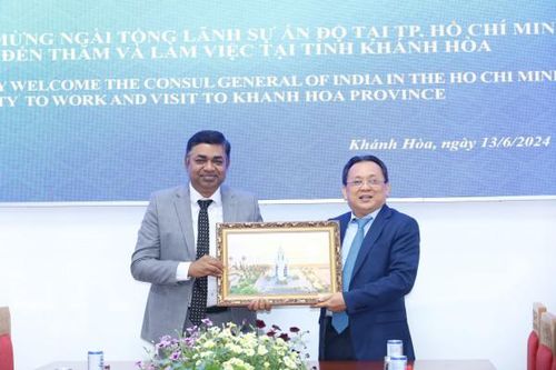 Phó Chủ tịch Thường trực UBND tỉnh Lê Hữu Hoàng tiếp Tổng Lãnh sự Ấn Độ tại TP. Hồ Chí Minh