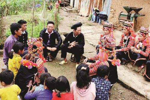Người 'đánh thức' sử thi Hà Nhì