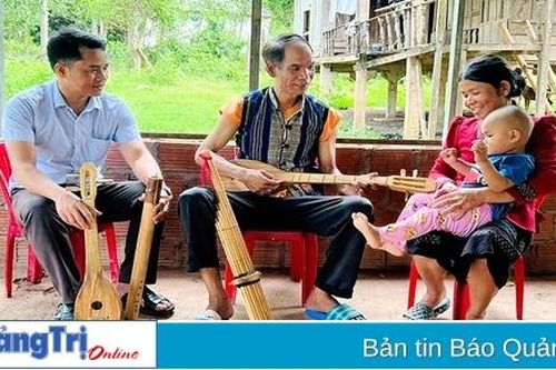 Hồ Ta Lộc - người kết nối đam mê bảo tồn văn hóa Vân Kiều