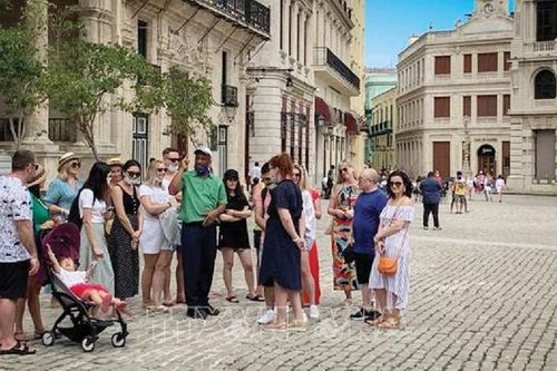 Cuba thu hút du khách Trung Quốc và Nga trong nỗ lực vực dậy ngành du lịch 'chạm đáy'