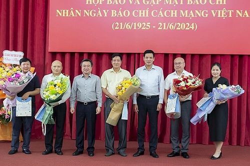 Công tác thông tin, báo chí là nhiệm vụ quan trọng của ngành Xây dựng
