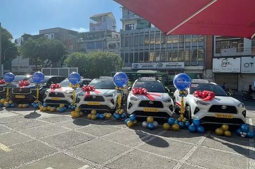 Hợp tác cùng Toyota, Vinasun ra mắt dịch vụ Taxi Hybrid đầu tiên tại Việt Nam