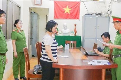 Lừa vay tiền để chuộc sổ đỏ, chiếm đoạt 950 triệu đồng