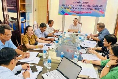 Đoàn khảo sát, kiểm tra của Hội Khuyến học Việt Nam làm việc tại Bình Thuận