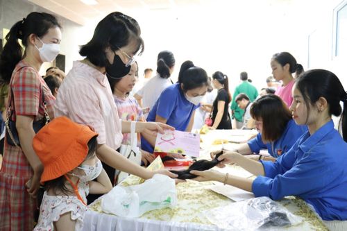 Thực hư thông tin một salon tóc bị tố 'ăn chặn' tóc hiến cho bệnh nhân ung thư