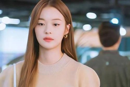 Chồng đòi đổi xe ô tô sang loại gần 2 tỷ, vợ gục ngã khi đọc một tin nhắn