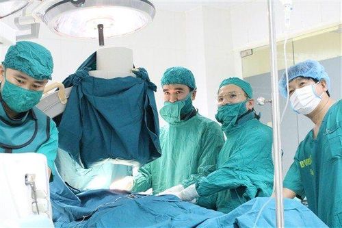Hà Tĩnh phát triển y tế chuyên sâu trong chăm sóc sức khỏe nhân dân
