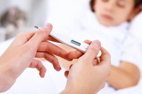 Sốt ở trẻ em khi nào cần đến bác sĩ?