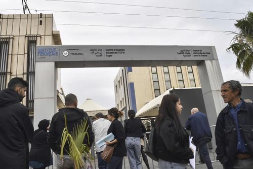 Algeria: Người dân gặp khó khăn khi xin visa đến châu Âu