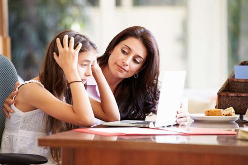7 cách giúp cha mẹ gần gũi con tuổi teen