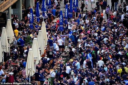 Hàng ngàn cổ động viên Scotland 'đại náo' Munich trước trận mở màn EURO 2024