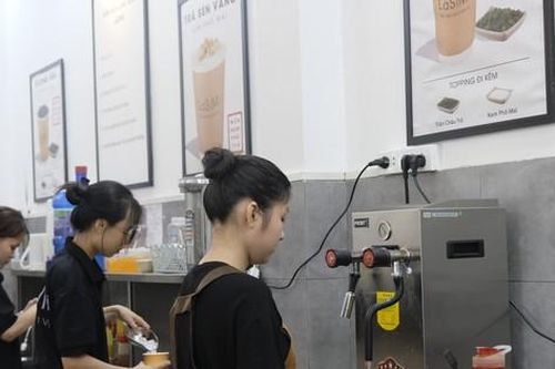 Nghỉ hè, sinh viên ở lại thành phố tất bật làm thêm
